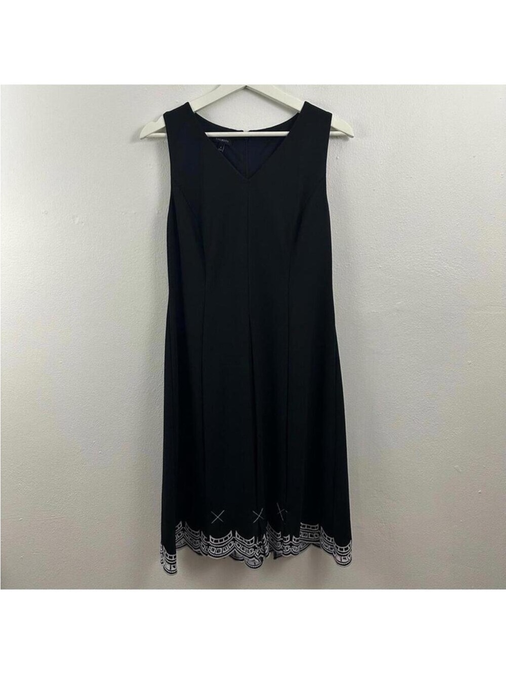 Talbots Sleeveless Black/White Shift Dress Women's Size 4